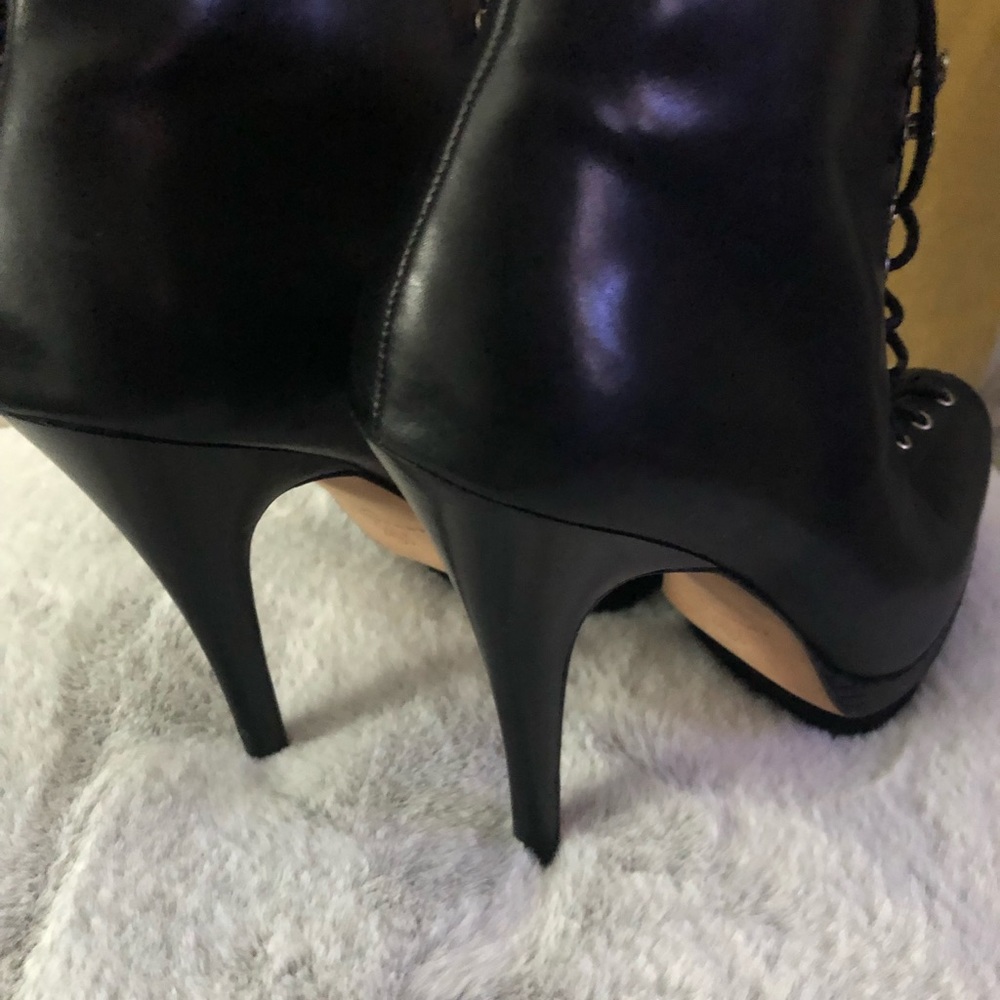 ❤️‍🔥SEXY❤️‍🔥Ann Taylor Aixa All Leather Lace-up Platform Booties!❤️‍🔥✨